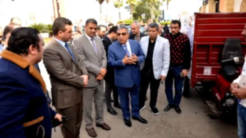 محافظ الدقهلية يتفقد منظومة توزيع الخبز بالتروسيكلات ويوجه بإنشاء منفذ جديد