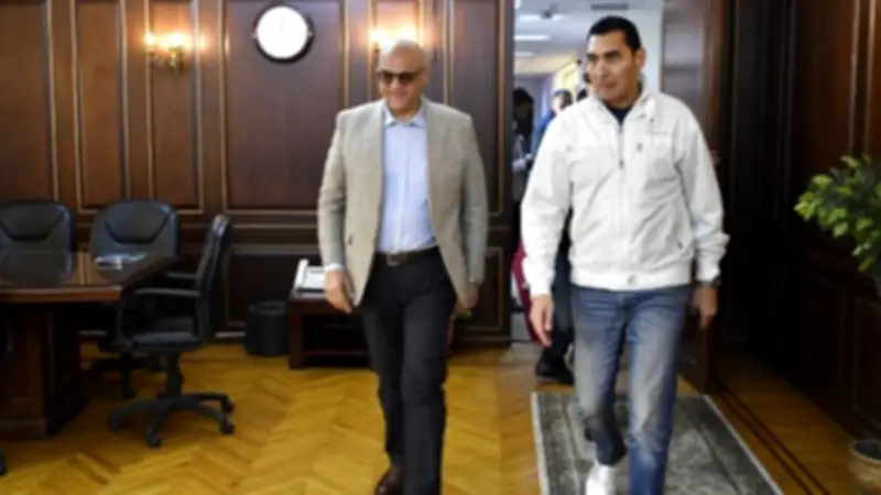 وزير الشباب يلتقي محافظ الإسكندرية في مستهل جولته التفقدية للمنشآت الرياضية