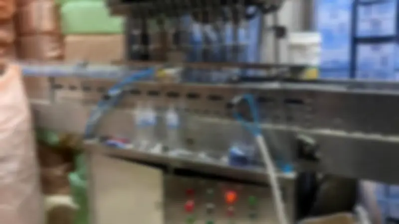 ضبط مصنع غير مرخص لتعبئة المياه الطبيعية مجهولة المصدر في القليوبية