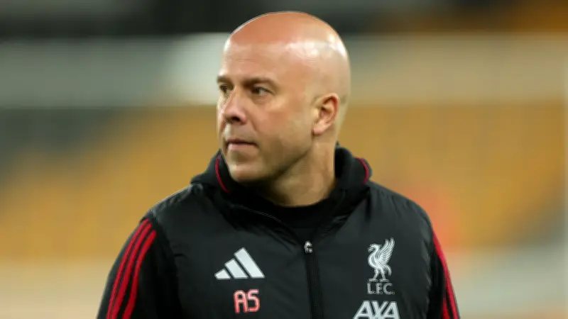 سلوت يخفف الضغط عن صلاح ويرفض الاعتراف بمشكلة ليفربول في الهزيمة أمام وولفرهامبتون