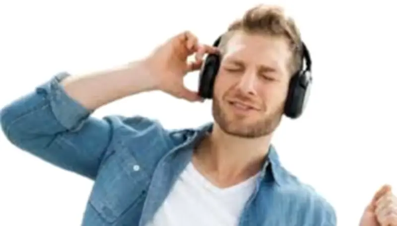 دار الإفتاء توضح حكم سماع الموسيقى في نهار رمضان وتؤكد: لا تبطل الصيام