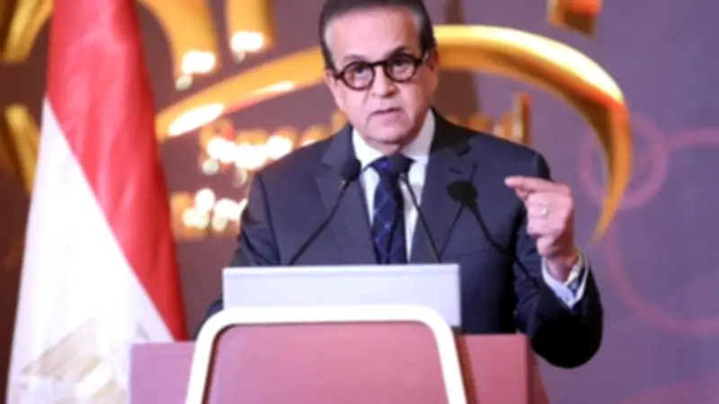 وزير الصحة يحذر: الشباب يتجنب الكليات الطبية لصالح مهن أقل ضغطًا وأكثر ربحًا