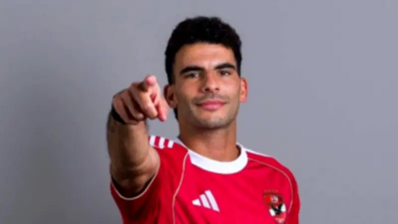 ناقد رياضي ينتقد أداء زيزو مع الأهلي: "مش لاقي نفسه" في الفريق