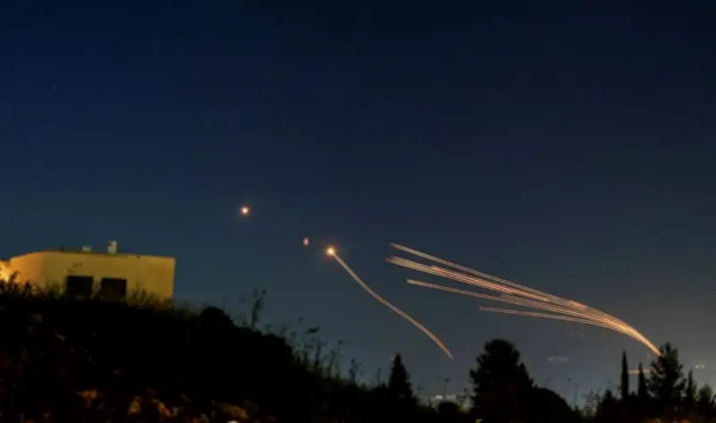 صفارات الإنذار تدوي في شمال إسرائيل بعد تحذيرات عاجلة من تهديدات أمنية