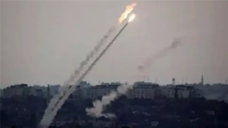 رشقة صاروخية جديدة من جنوب لبنان تستهدف إسرائيل وصفارات الإنذار تدوي في كريات شمونة