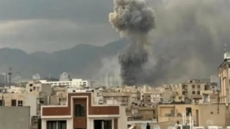 انفجارات في مدينة قم الإيرانية بعد إعلان إسرائيل شن هجمات واسعة النطاق على طهران