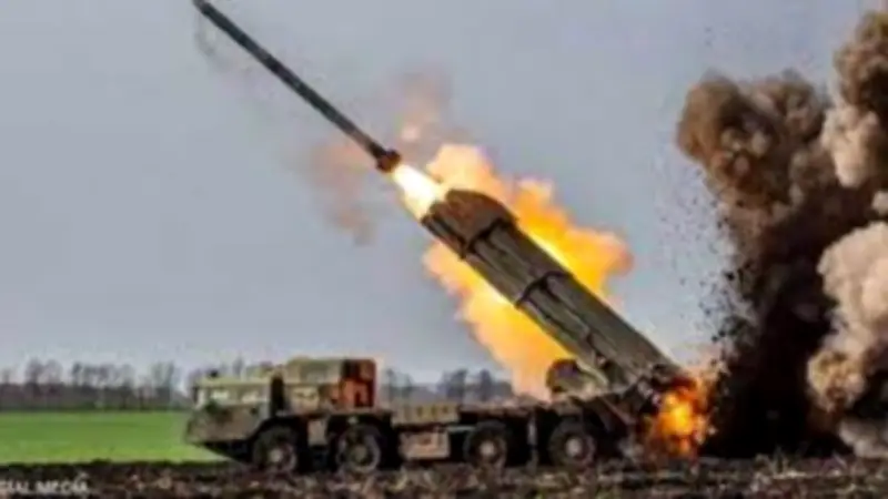 الدفاعات الجوية السعودية تعترض وتدمر مسيرات وصواريخ في الرياض والخرج والجوف