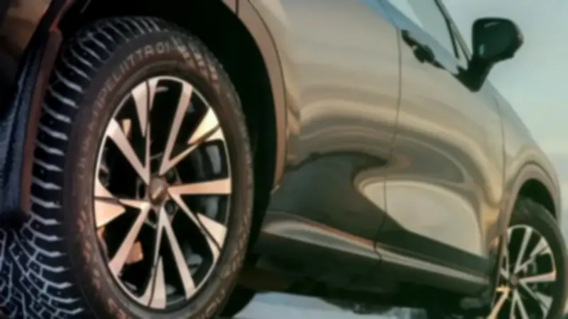 إطلاق أول إطار شتوي ذكي يتكيف مع الحرارة: ثورة في عالم الإطارات