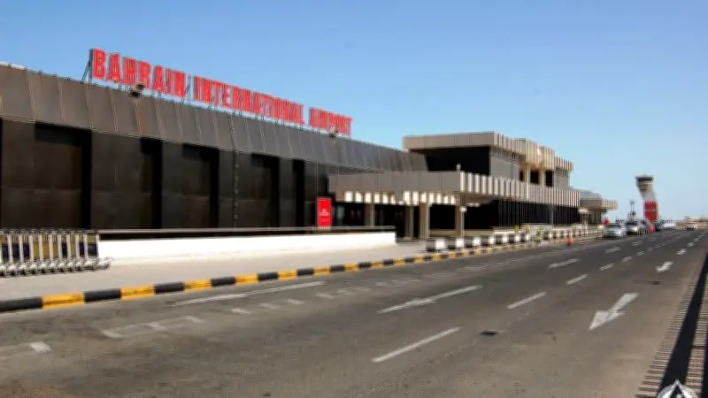 مطار البحرين الدولي يواصل تعليق عمليات الطيران بسبب إغلاق المجال الجوي