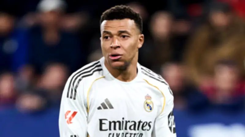 مبابي يعود من باريس بتشخيص طبي مطمئن.. وهدف واضح لمواجهة مانشستر سيتي