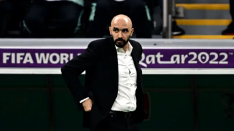 الركراكي يغادر المنتخب المغربي بعد نفي الاتحاد المتكرر وتعيين وهبي خلفًا له