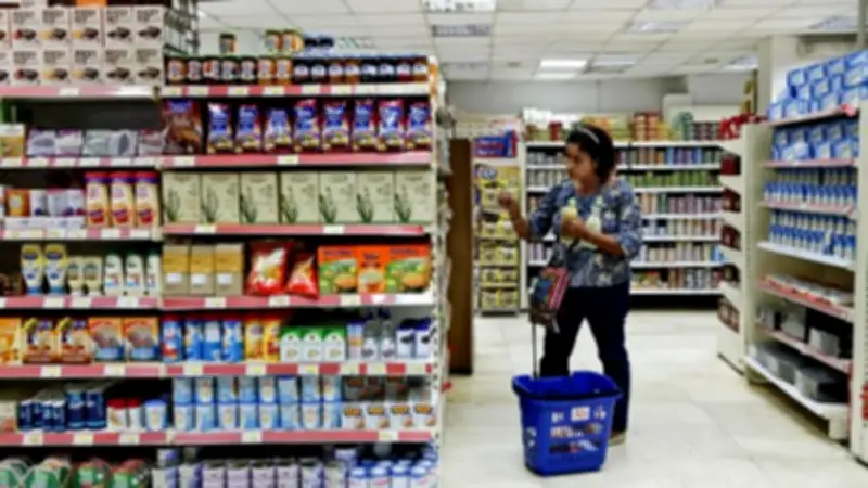 رئيس الجمهورية يحذر من رفع الأسعار ويدرس محاكمة المخالفين عسكريًا.. خبير اقتصادي يوضح