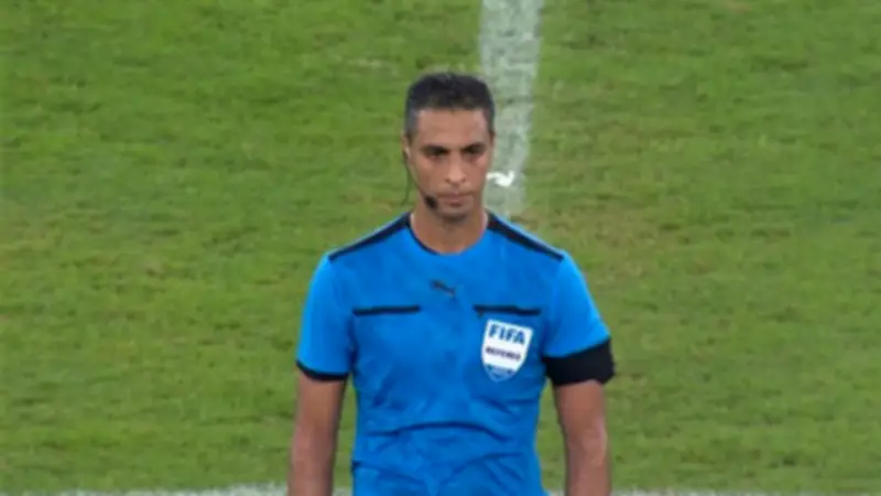 طاقم تحكيم مصري يقود مواجهة الهلال والنجمة في الدوري السعودي