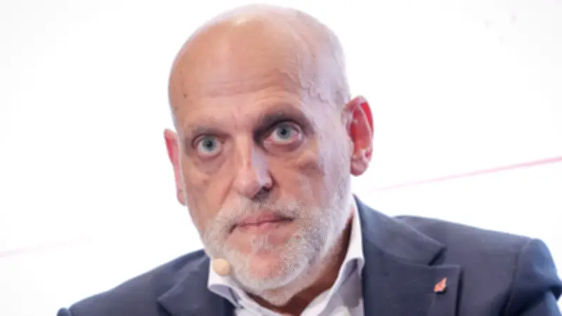 تيباس يؤيد عقوبة ريال مدريد العنصرية ويوضح موقفه من انتخابات برشلونة