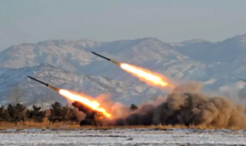 الدفاعات السعودية تتصدى لعدد من المسيرات في سماء القاهرة