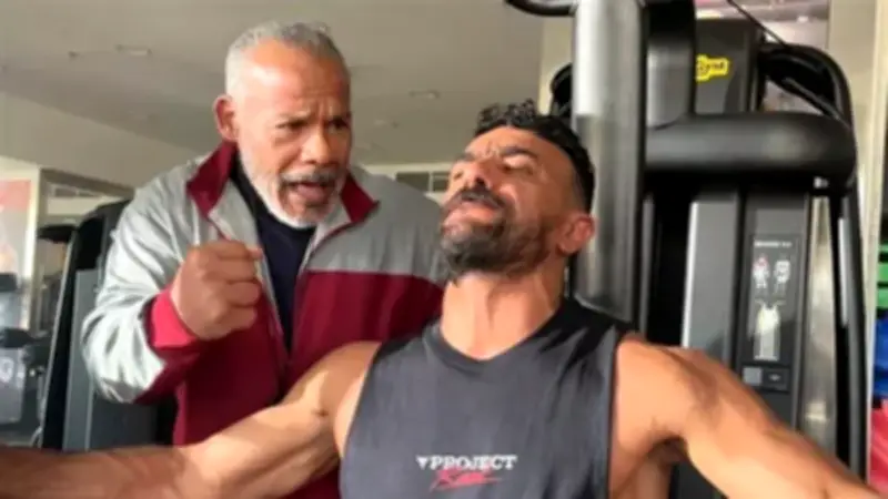 الشحات مبروك يكشف عن أصعب مشهد في مسلسل علي كلاي مع أحمد العوضي