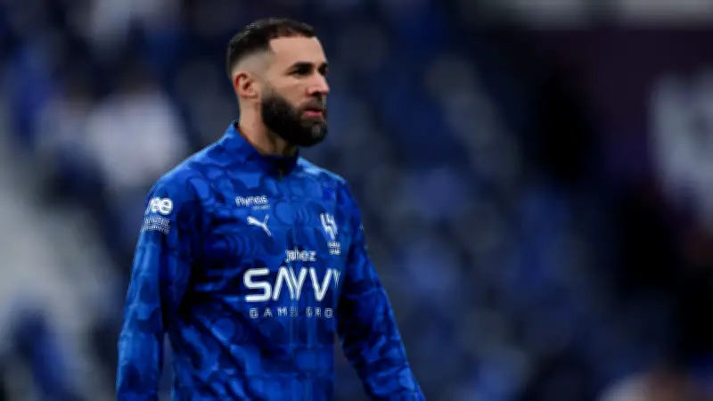 بنزيما يضيء بالهدف بعد طرد الهليل في كلاسيكو الهلال والنجمة السعودي