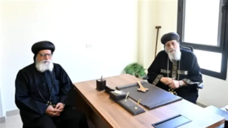 البابا تواضروس يستقبل تقريرًا عن دير الأنبا باخوميوس ويناقش تطوير المعاهد الكنسية