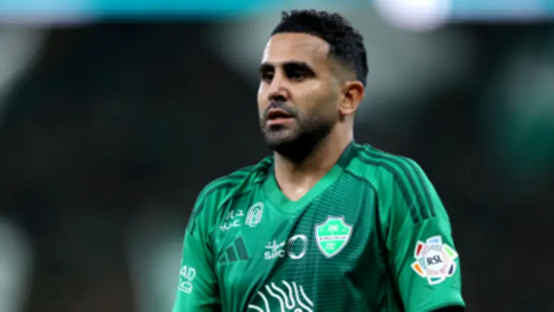 رياض محرز يحذر من الانخداع بانتصار الأهلي على الاتحاد في ديربي جدة