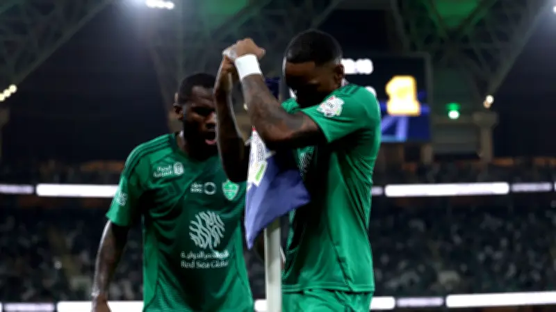 خبير تحكيمي يوضح: هل كان يجب طرد إيفان توني في ديربي جدة؟