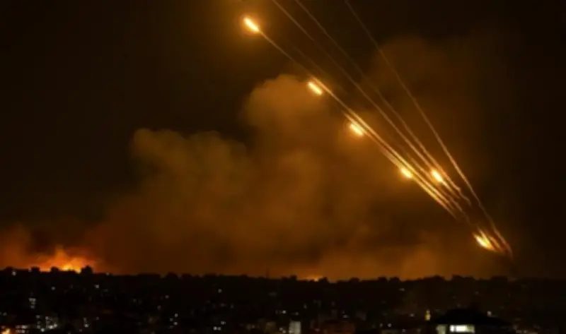 الجيش الإسرائيلي يعلن شن موجة جديدة من الضربات على طهران