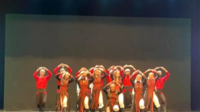 فرقة كنعان تقدم الهوية الفلسطينية في ليالي الأوبرا الرمضانية بحضور دبلوماسي