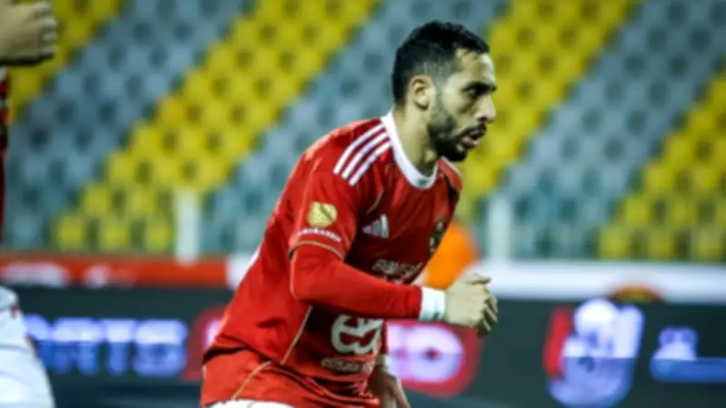 أزمة إصابة كريم فؤاد تهز الأهلي: مخاوف من عودة شبح الرباط الصليبي قبل معارك مصيرية