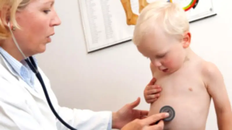 مع التقلبات الجوية: نصائح طبيعية لتعزيز مناعة الأطفال وحمايتهم