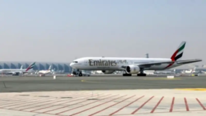 طيران الإمارات يوقف كافة الرحلات من وإلى دبي بشكل مفاجئ