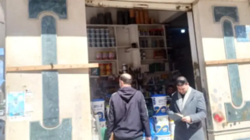 رئيس مدينة مرسى مطروح: حملات مكثفة لمراجعة تراخيص المحال التجارية وتحرير محاضر للمخالفين