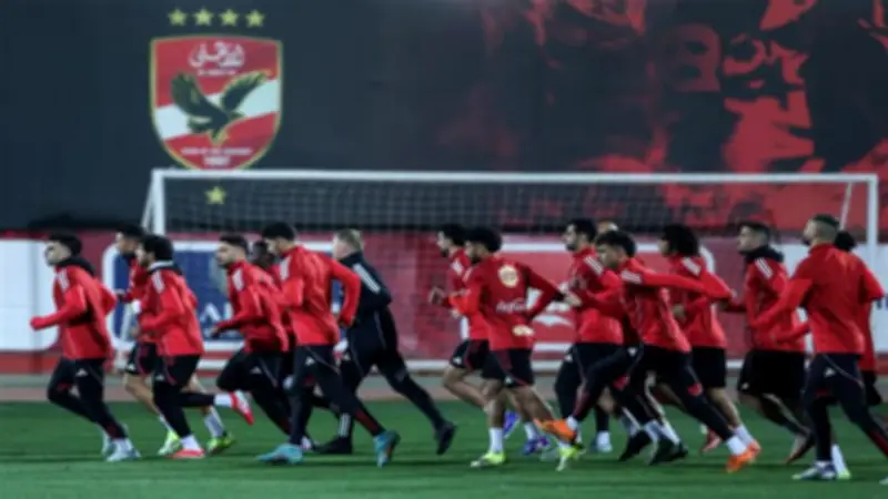 الأهلي يواجه تهديداً بعقوبة مشددة في دوري أبطال أفريقيا بسبب أحداث شغب الجماهير