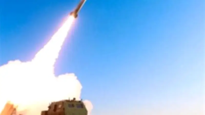 تصاعد التوترات الإقليمية: صاروخ باليستي يسقط قرب قاعدة سعودية وموجة هجمات متبادلة بين إيران وإسرائيل