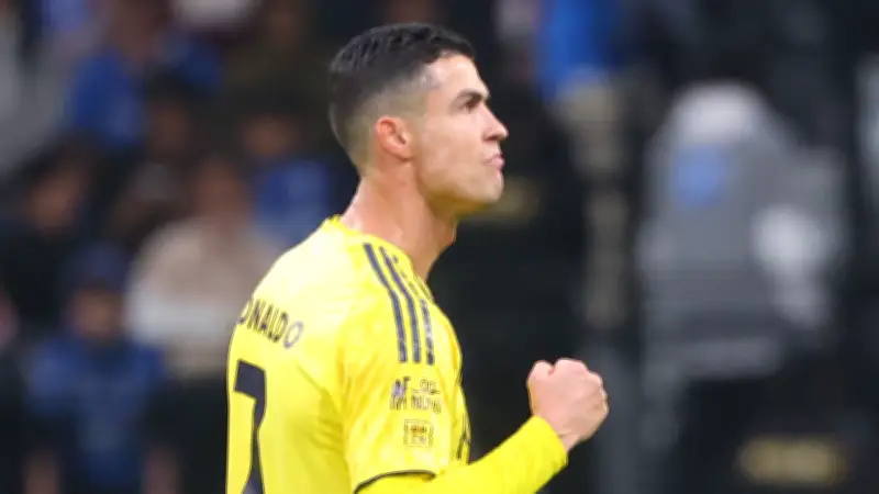 رونالدو يلهب حماس جماهير النصر قبل مواجهة نيوم في دوري روشن السعودي