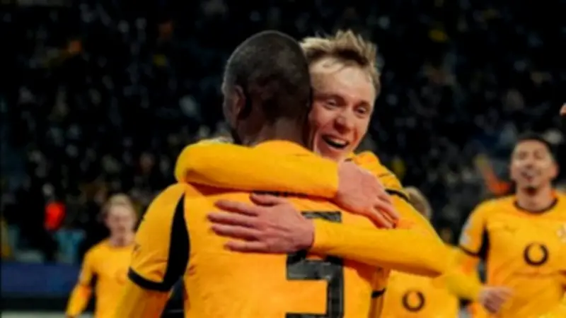 دورتموند يهزم كولن بثنائية ويواصل مطاردة الصدارة في الدوري الألماني