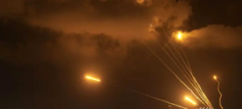 عاجل: رصد رشقة صاروخية من إيران باتجاه بئر السبع جنوبي إسرائيل