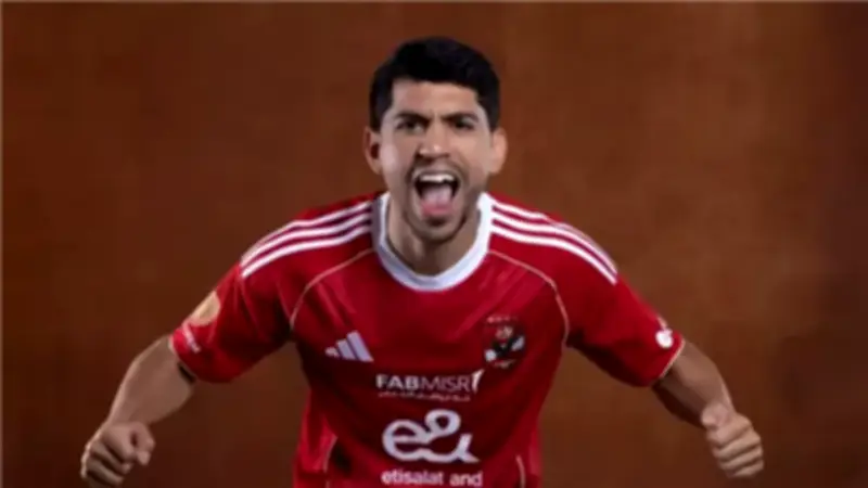 محمد شكري يعود لتدريبات الأهلي استعدادًا لمواجهة طلائع الجيش في الدوري المصري