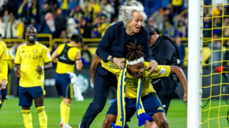 جيسوس يتحول إلى طفل في احتفال مثير مع سيماكان بعد فوز النصر على نيوم