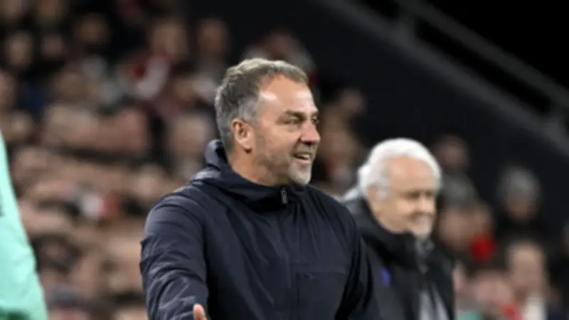 فليك يكشف سر تبديل بيرنال ويعلق على أداء يامال بعد انتصار برشلونة على بيلباو