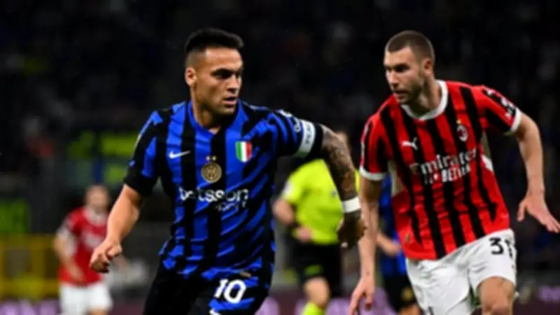 ديربي الغضب: ميلان وإنتر ميلان يلتقيان في قمة الدوري الإيطالي مساء الأحد