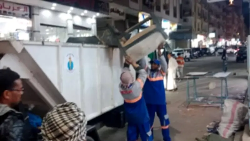 حملة ميدانية موسعة في جنوب الغردقة لرفع الإشغالات المخالفة وتحسين النظافة العامة