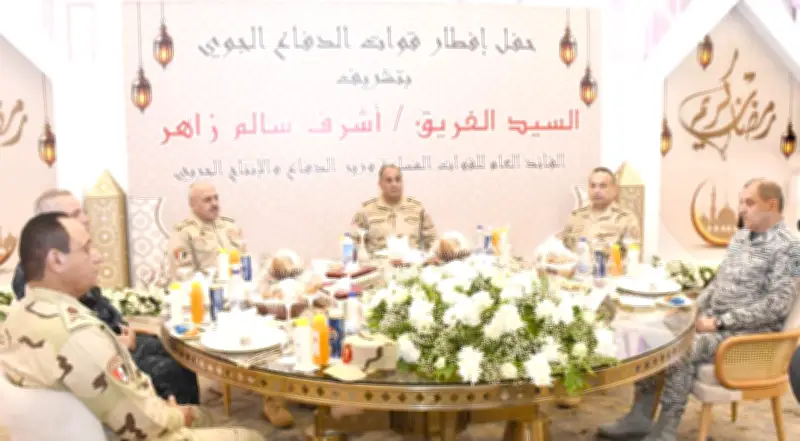 وزير الدفاع: رجال القوات المسلحة يدركون طبيعة المهام المكلفين بها مهما كلفهم من تضحيات