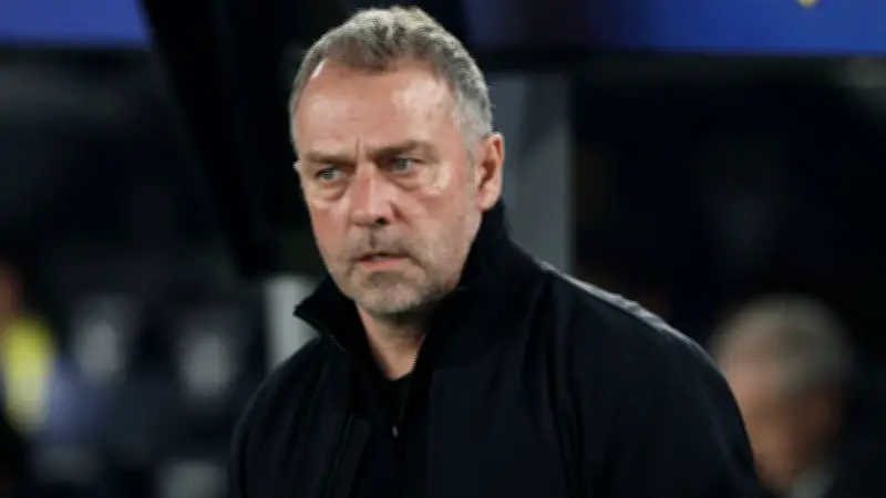 فليك يعلن قائمة برشلونة لمواجهة نيوكاسل في دوري الأبطال مع مفاجأة جافي