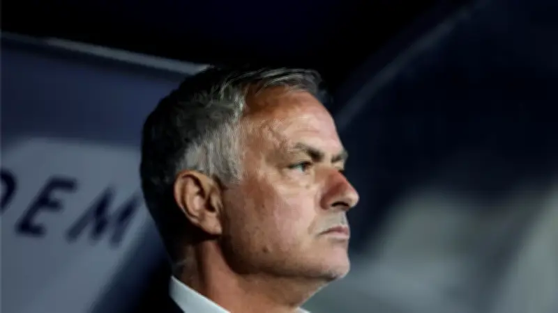 هاسلبانك يهاجم مورينيو: "منافق بمعنى الكلمة" في قضية العنصرية بين بريستياني وفينيسيوس