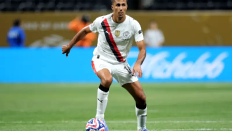 ريال مدريد يغيّر أولوياته: إدارة الميرينجي تستبعد رودري وتستهدف ثلاثي واعد