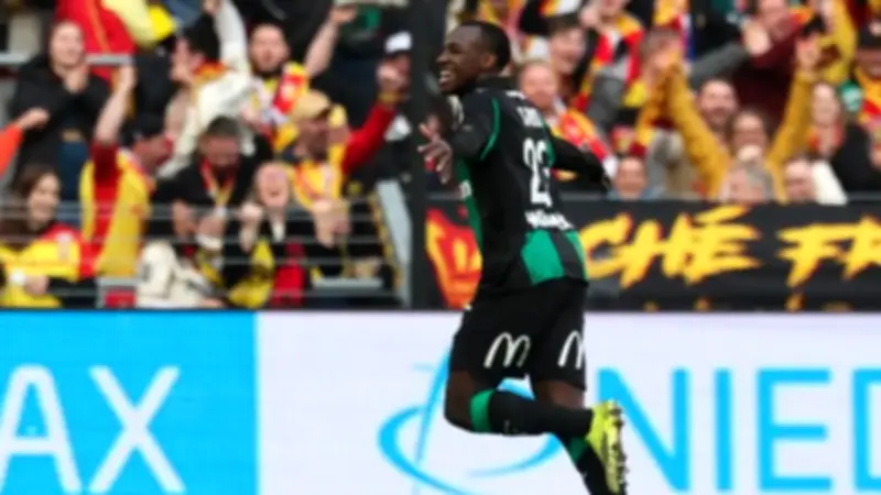 سعود عبد الحميد يسجل هدفه الأول في الدوري الفرنسي مع لانس أمام ميتز