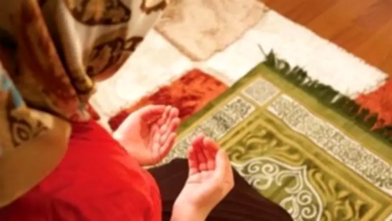 دار الإفتاء تحسم الجدل: حكم اعتكاف المرأة في العشر الأواخر من رمضان