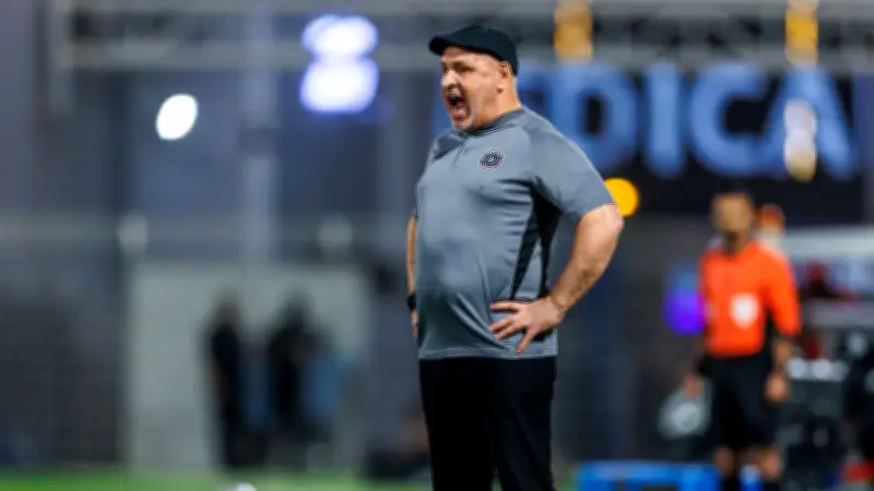 زكري ينفي تجدد خلاف حمد الله وكاراسكو في الشباب: أتعامل مع اللاعبين كأب ولا أبيع الأوهام