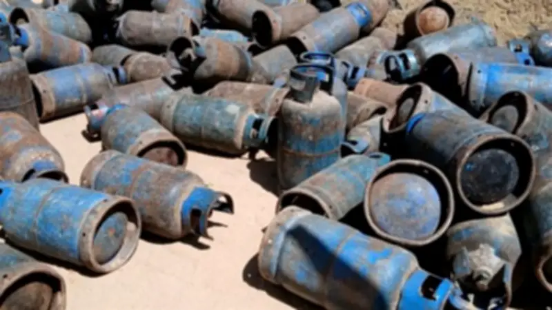 وزارة البترول تنفي أزمة أسطوانات البوتاجاز وتؤكد توافرها.. ومنال عوض تعتمد مكافأة عيد الفطر للعاملين