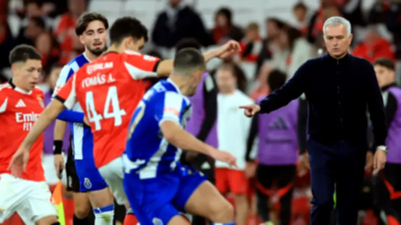 استفزاز مورينيو وهدف بييتوشيفسكي المذهل يسرقان الأضواء في كلاسيكو البرتغال