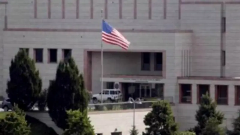 أمريكا تأمر موظفي سفارتها بالسعودية بمغادرة البلاد مع تصاعد التوتر مع إيران